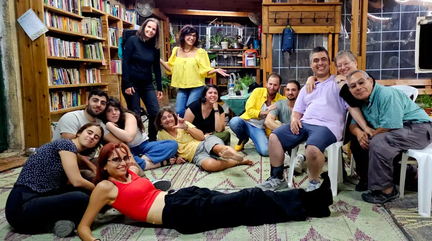 סדנת אימפרוביזציה ויוגה צחוק